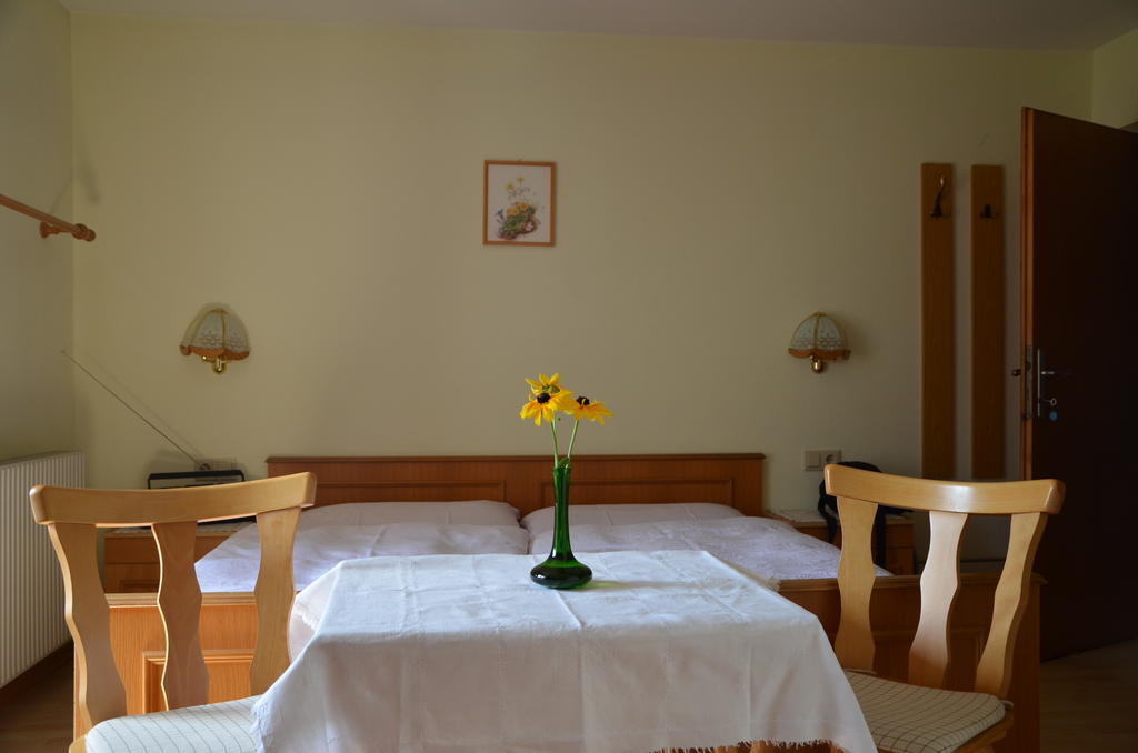 Ferienwohnung Garber Uderns Szoba fotó